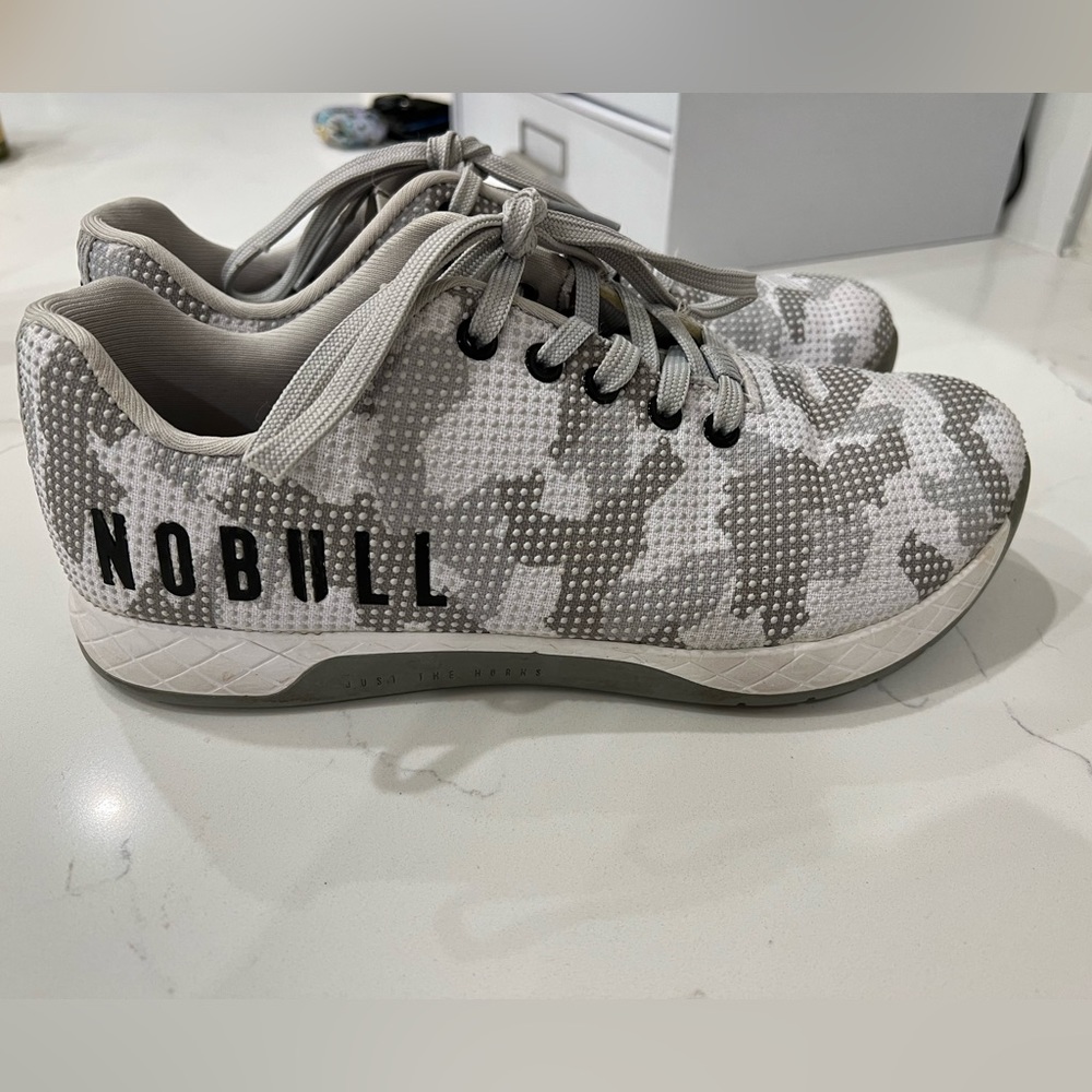 Women’s 10 very lightly used NoBull Snow Camo Trainer